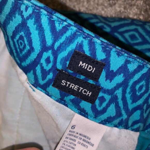 American Eagle Midi Stretch Blue Shorts size 6 - Picture 8 of 11